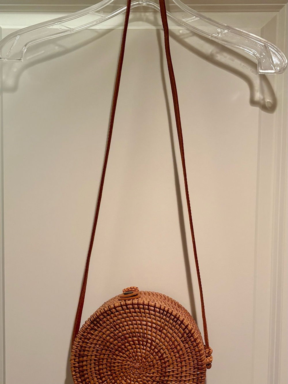 Round Woven Straw Crossbody Bag in Brown